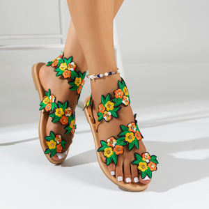 Plus Size Toe Covering Floral Flat Sandals Women Bohemian Vacation Beach Sandals